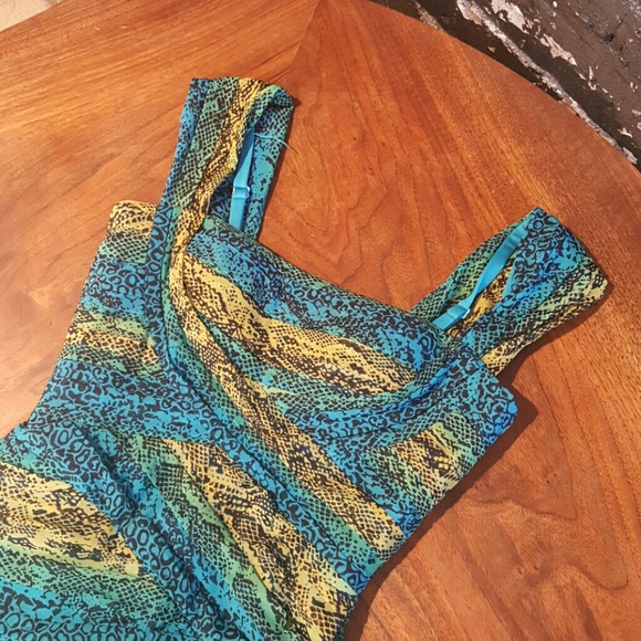 BCBG Bodycon Dress - Picture 6 of 8